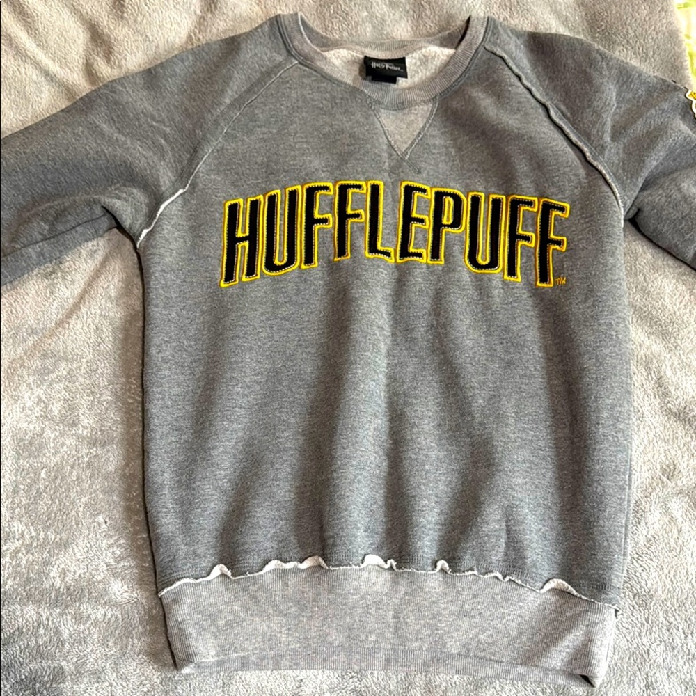 HP Hufflepuff Gray Sweater